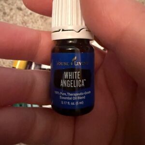 Young Living White Angelica Essential Oil - Blue